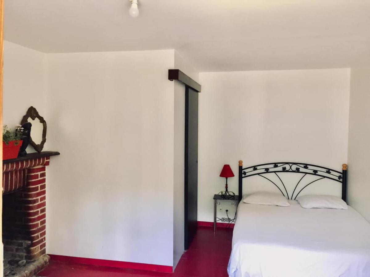 Manoir Le Rest Hotel Lanrivain Buitenkant foto